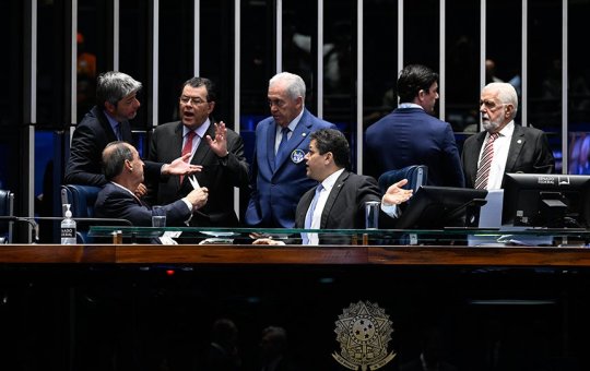 Senado aprova fim da escala 6X1
