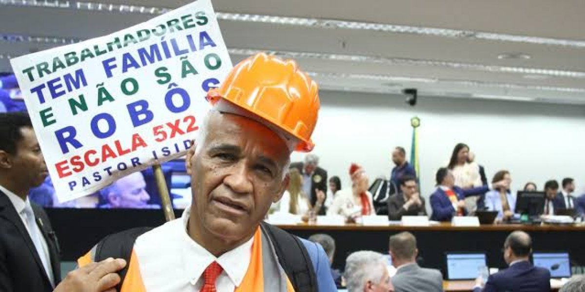 Aos pulos, Sargento Isidório comemora fim da escala 6x1 e exalta Lula