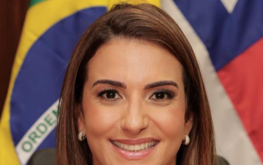 Deputada Roberta Roma volta a ser internada após sentir dores no peito