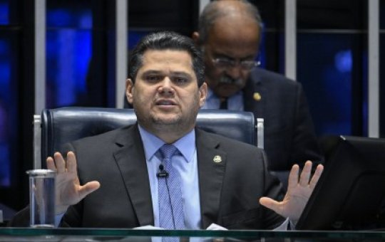 Davi Alcolumbre retira PEC da Segurança Pública da pauta do Senado após impasse sobre emendas