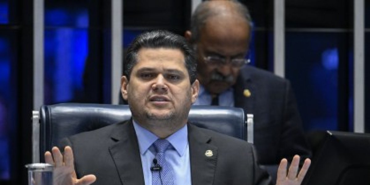 Davi Alcolumbre retira PEC da Segurança Pública da pauta do Senado após impasse sobre emendas