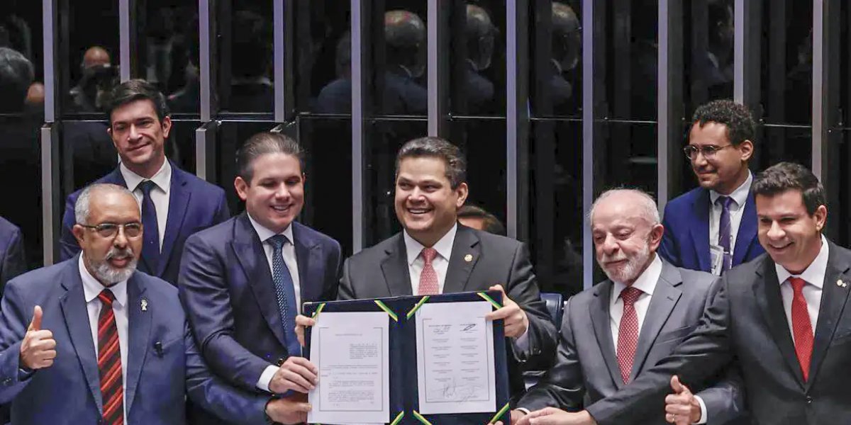 Fim da escala 6x1: Congresso promulga emenda e estabelece dois dias de folga por semana