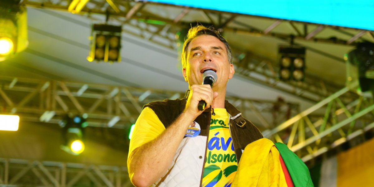 TSE rejeita solicitação de Flávio Bolsonaro para impedir atos pró-Lula da UNE no segundo turno