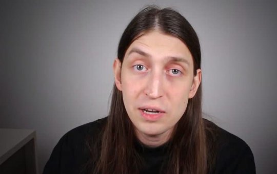 Felca anuncia retorno às redes sociais após sete meses afastado: “Me escondi por tempo demais”