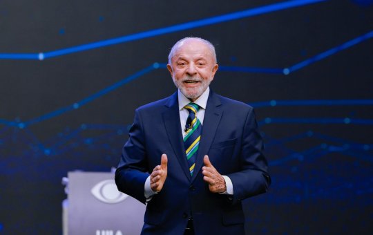 Lula anuncia autorização para quebra de sigilos e desafia Flávio Bolsonaro