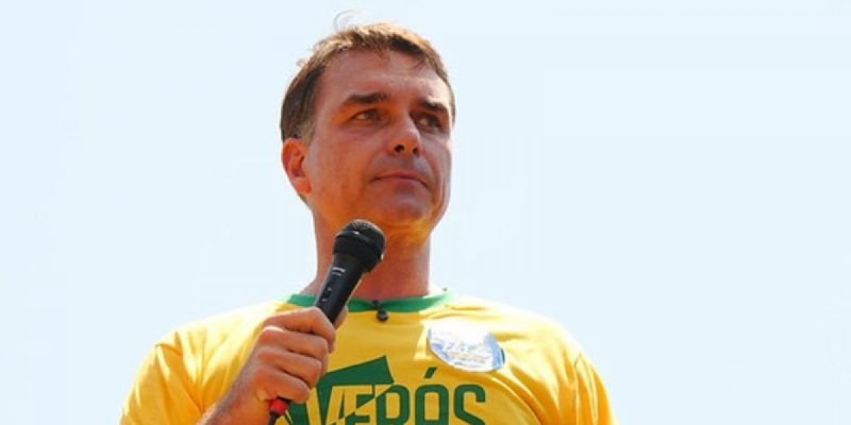 Campanha de Flávio Bolsonaro vê “armadilha” em desafio de Lula para abrir sigilos