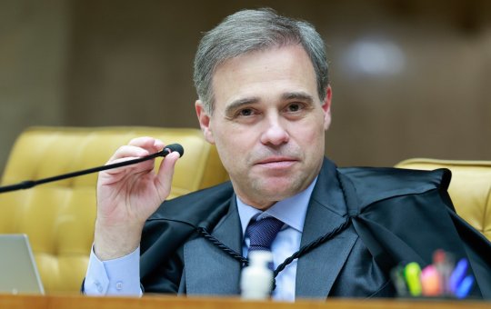 André Mendonça será relator de Lula e Flávio para abertura de sigilos no TSE