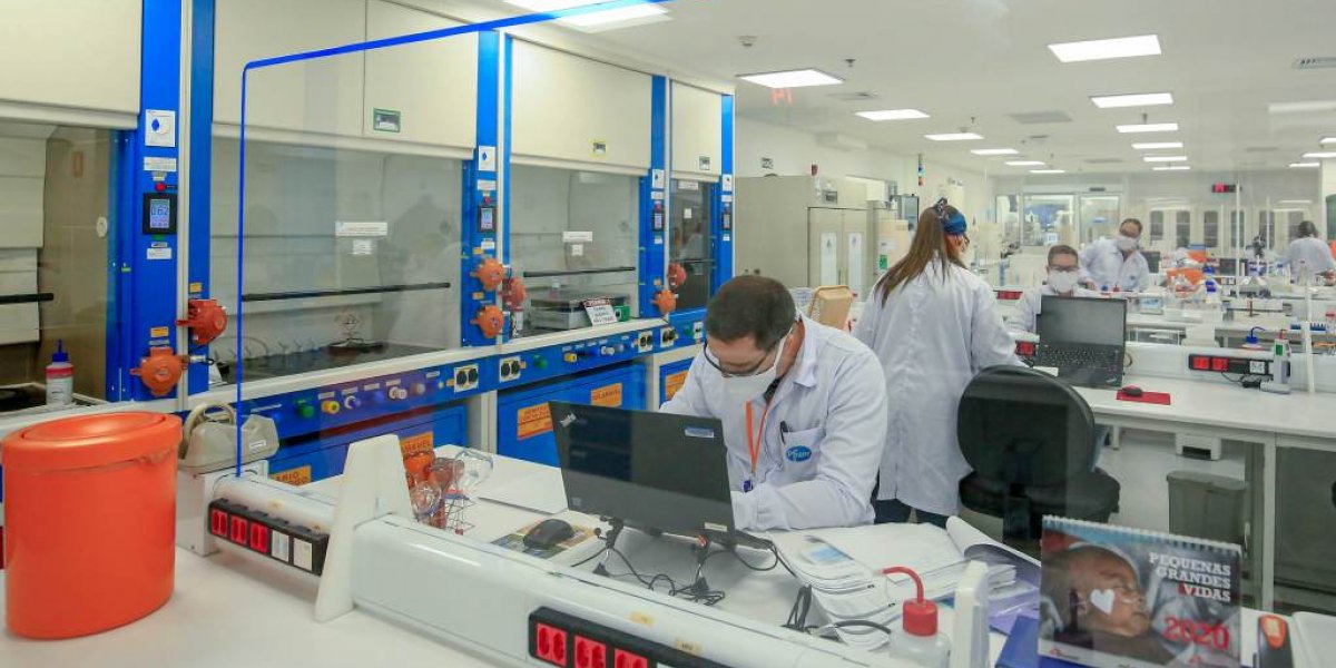 Pfizer assina acordo para produção de genéricos de medicamento contra Covid-19