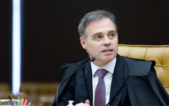 TSE discute bloqueio de canais políticos no WhatsApp antes do 2º turno