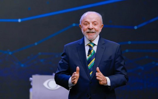 Lula faz apelo aos jovens e promete incentivo financeiro para estudantes universitários