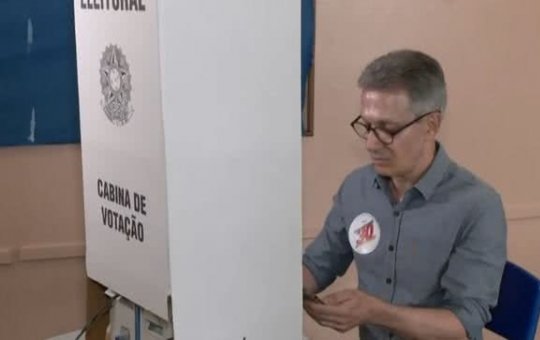 Zema será ouvido pela Polícia Civil após entrar com celular na cabine de votação