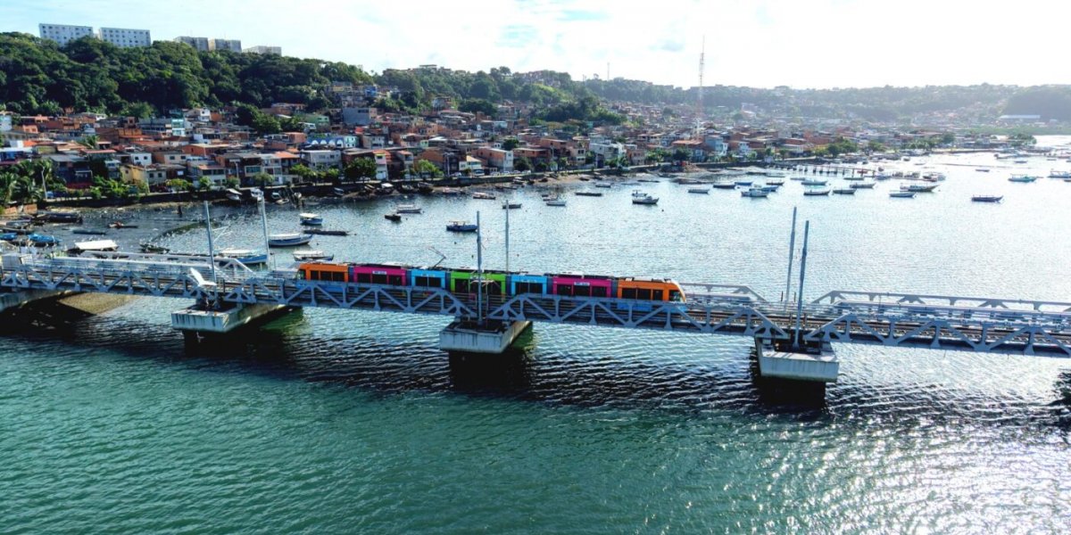 VLT de Salvador completa 100 dias de operação com mais de 300 mil passageiros