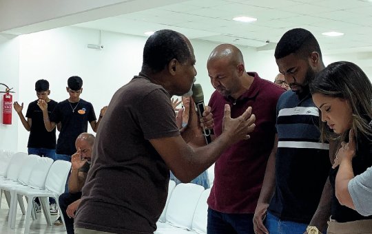 Davi Brito anuncia conversão ao cristianismo em meio a polêmicas com bets
