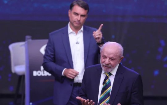 Flávio Bolsonaro autoriza divulgação de sigilos e cobra gastos de cartão corporativo de Lula