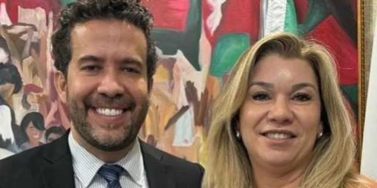 Flávio convida ex-mulher de Janones para debate da Globo em estratégia para barrar deputado