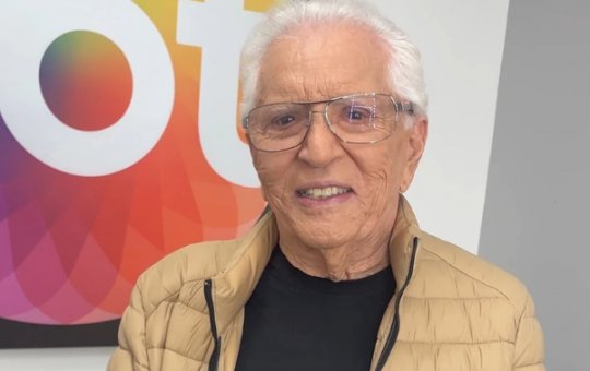 Carlos Alberto de Nóbrega recebe alta após cirurgia para implantar marcapasso