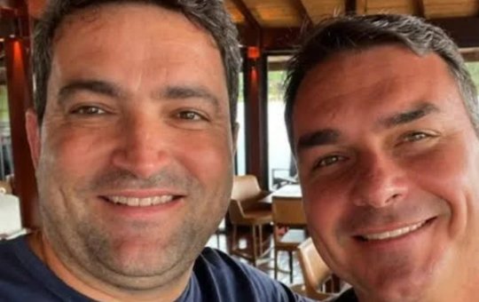 PF investiga suposta sociedade entre Flávio Bolsonaro e Willer Tomaz