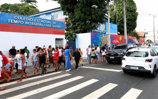 Eleitores denunciam falta de ônibus em Salvador, e PT pede multa de R$ 1 milhão por hora contra Bruno Reis