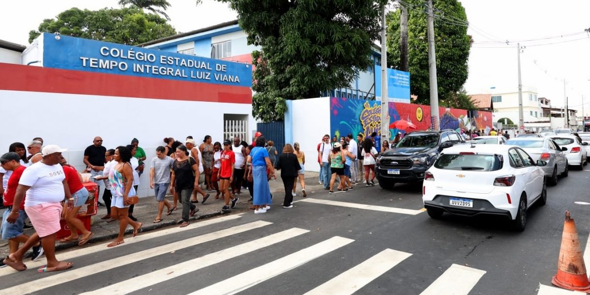 Eleitores denunciam falta de ônibus em Salvador, e PT pede multa de R$ 1 milhão por hora contra Bruno Reis