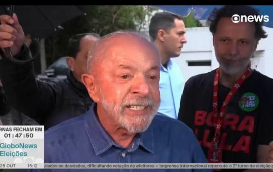 Lula critica falta de ônibus nas cidades brasileiras e pede ampliação do horário de votação ao TSE