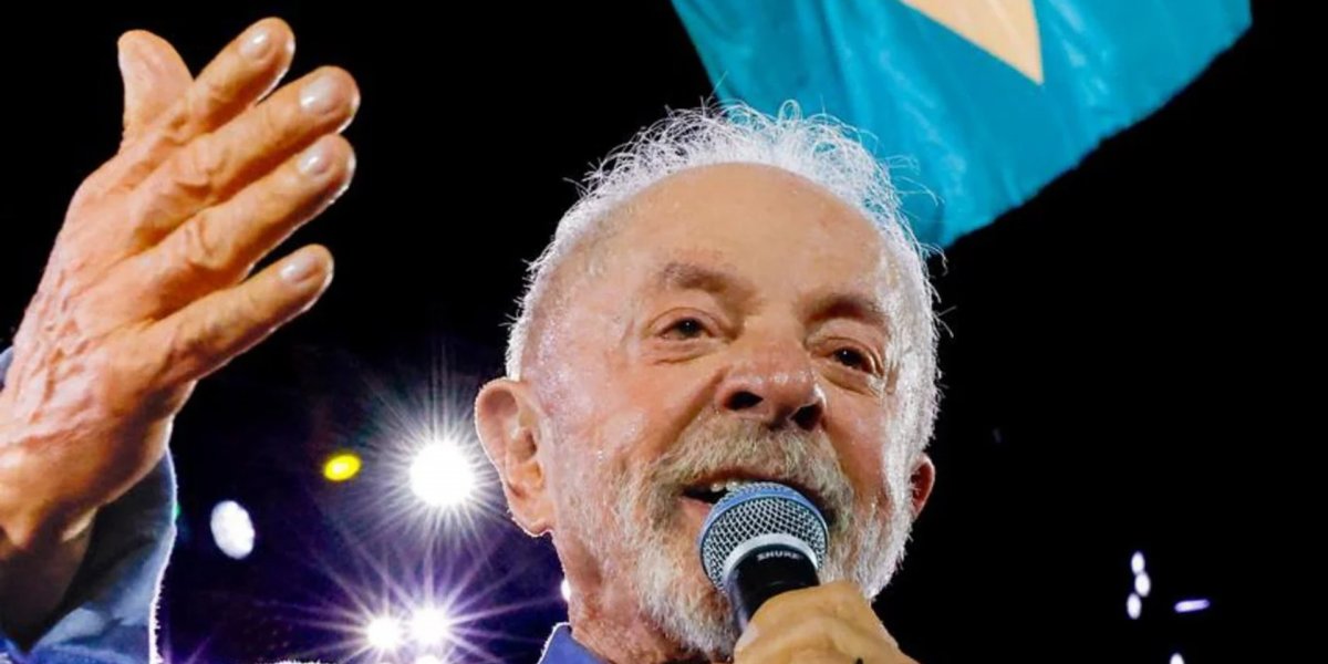 Em feito único na história, Lula vence o segundo turno após perder o primeiro e é eleito Presidente pela quarta vez