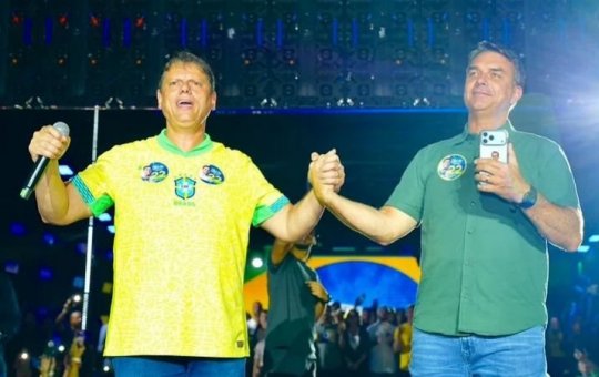 Flávio Bolsonaro abandona pedido de anulação das eleições após reunião com Tarcísio