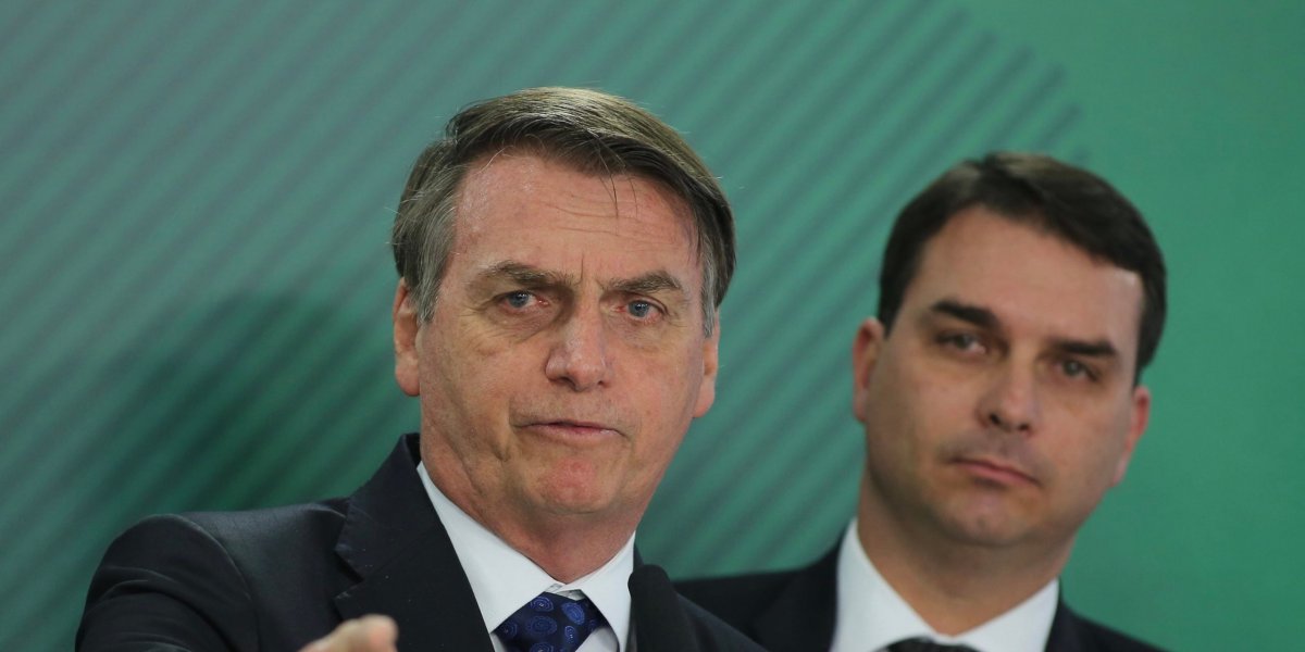 Derrota de Flávio deixa Bolsonaro abatido e aumenta temor de prisão do filho