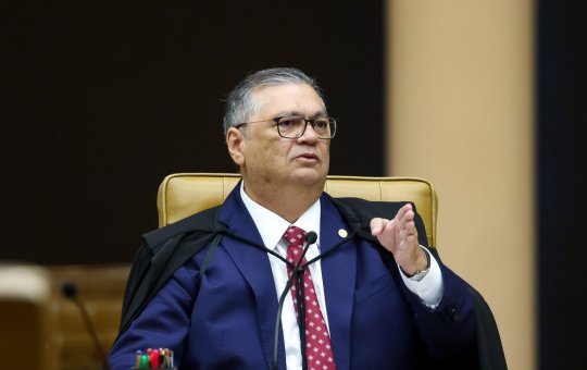 Ministro do STF, Flávio Dino determina apuração sobre possível interferência estrangeira nas eleições