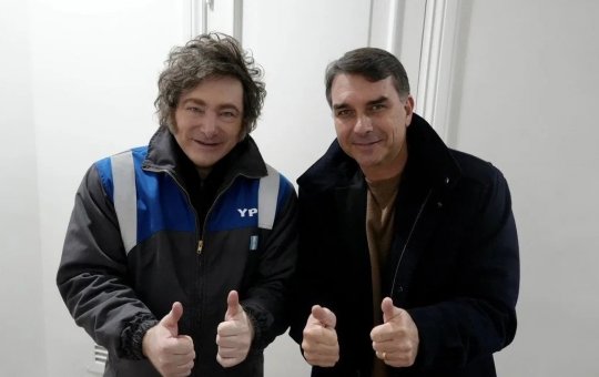 Governo da Argentina nega entrada de Flávio Bolsonaro no país após suspeita de fuga