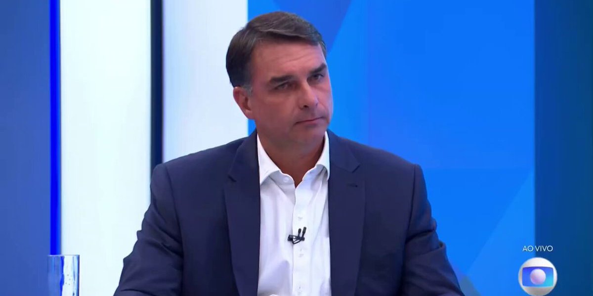 EUA concederão vistos a Flávio Bolsonaro e familiares após senador deixar o Brasil