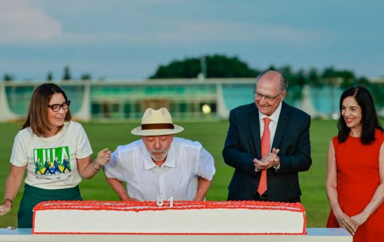 Lula celebra 81 anos de idade ao lado de Janja e Alckmin no Palácio da Alvorada
