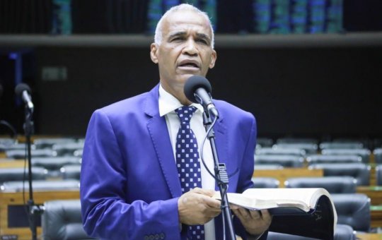 Sargento Isidório anuncia queixa-crime após problemas com ônibus em Salvador