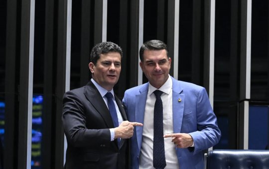 Moro chama ida de Flávio Bolsonaro para os EUA de “compreensível”