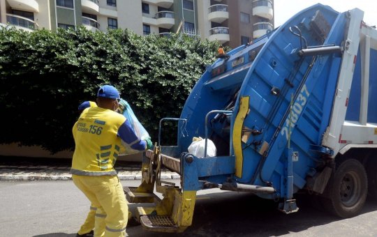 Greve na limpeza urbana pode deixar Salvador com acúmulo de lixo a partir de domingo