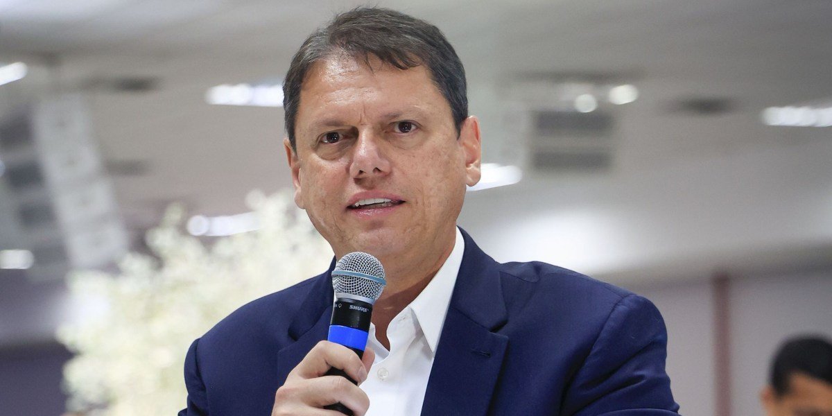 Tarcísio admite possibilidade de disputar presidência em 2027: 'É uma coisa que você avalia em grupo'