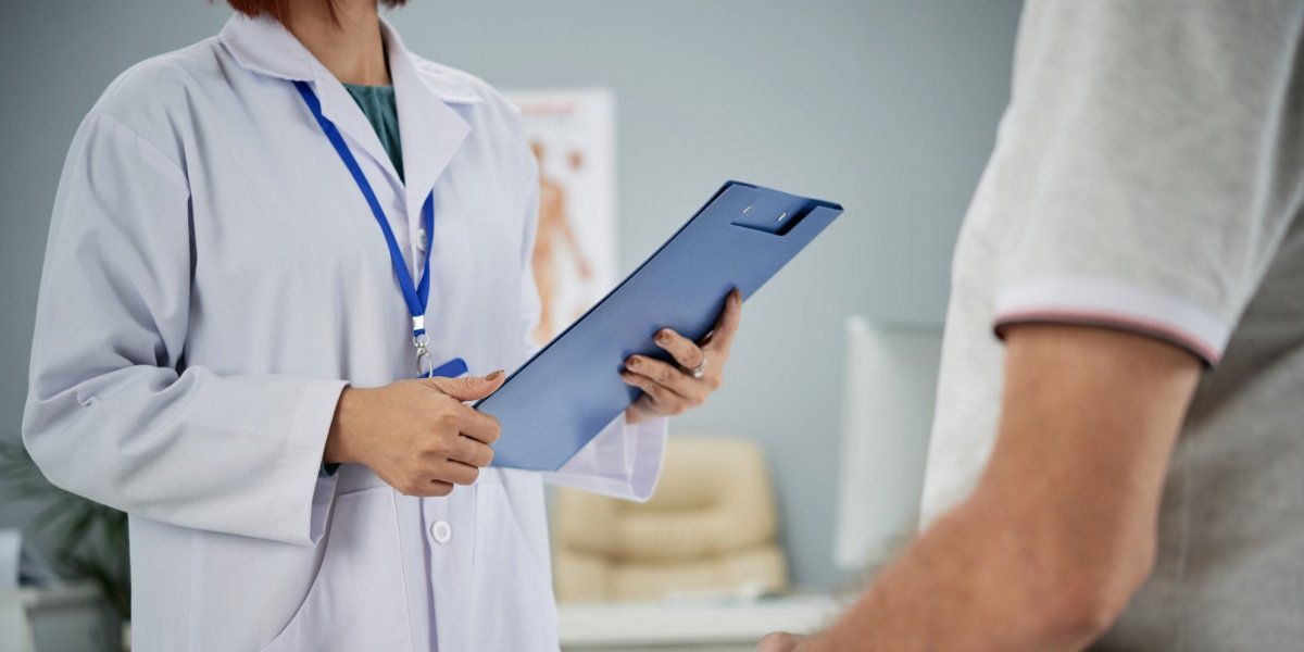 Câncer de intestino cresce entre adultos jovens no Brasil e acende alerta para diagnóstico precoce