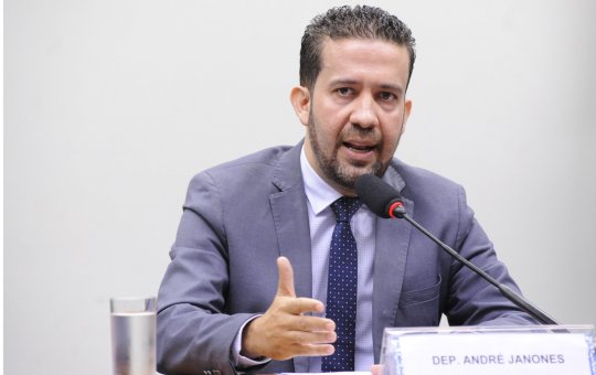 André Janones diz que recusou proposta milionária para vender cursos de redes sociais