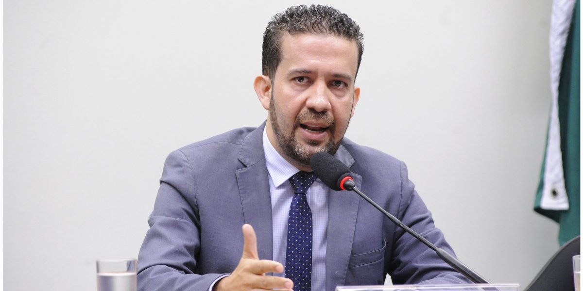 André Janones diz que recusou proposta milionária para vender cursos de redes sociais