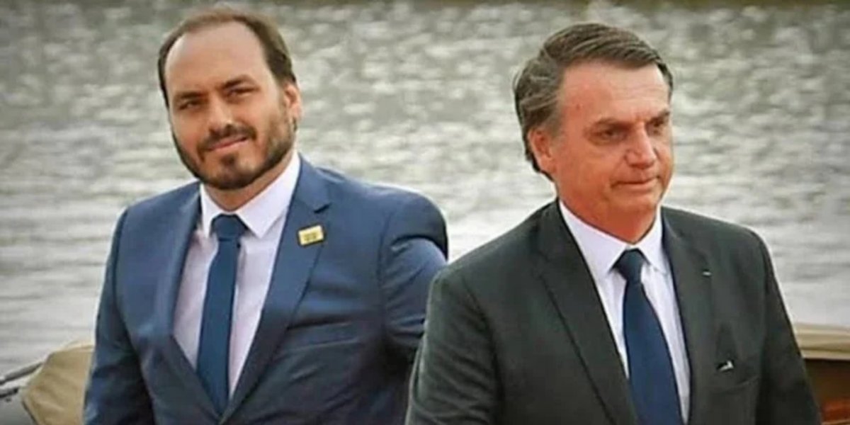 Carlos Bolsonaro relata preocupação com saúde do pai e evita falar sobre política após visita