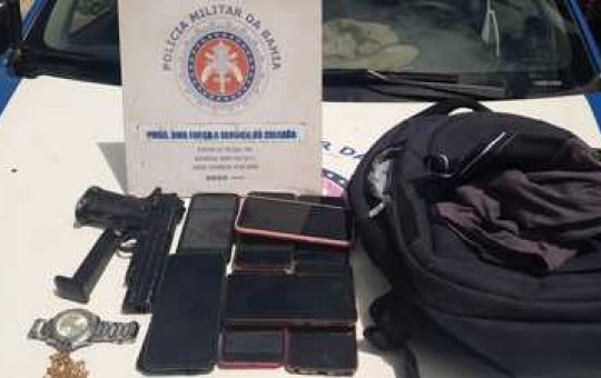 Suspeito é preso com pistola falsa após roubar ônibus em Pernambués