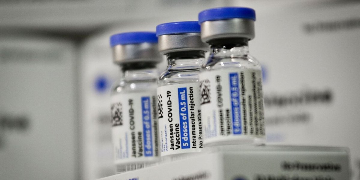 Brasil recebe 1 milhão de doses da vacina Janssen