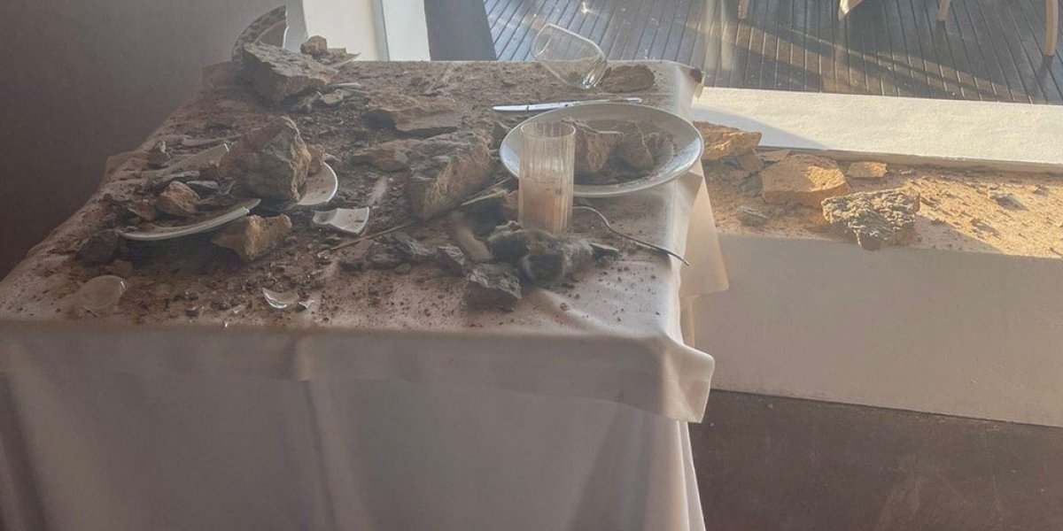 Teto de restaurante de luxo desaba em mesa de turistas, em Salvador