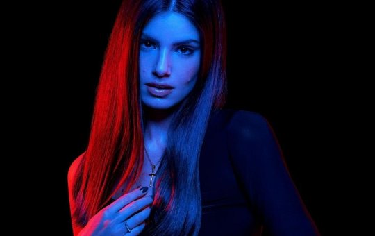 Camila Queiroz está planejando processar a Globo por assédio moral e difamação