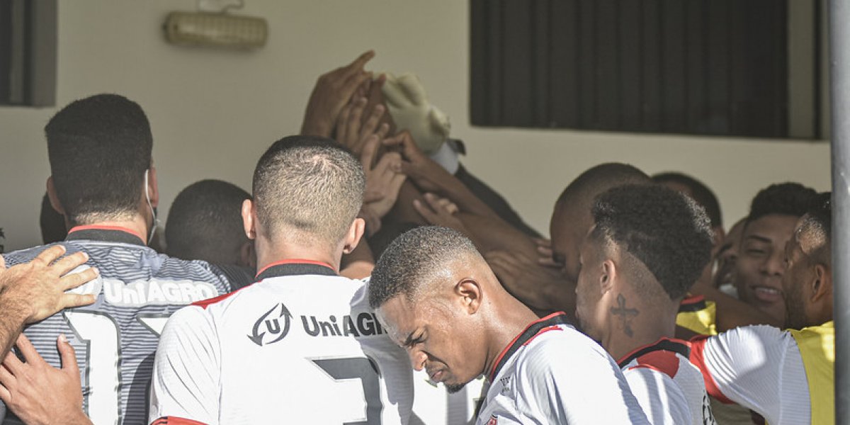 Resultados ajudam e Vitória precisa vencer CRB para sair do Z-4