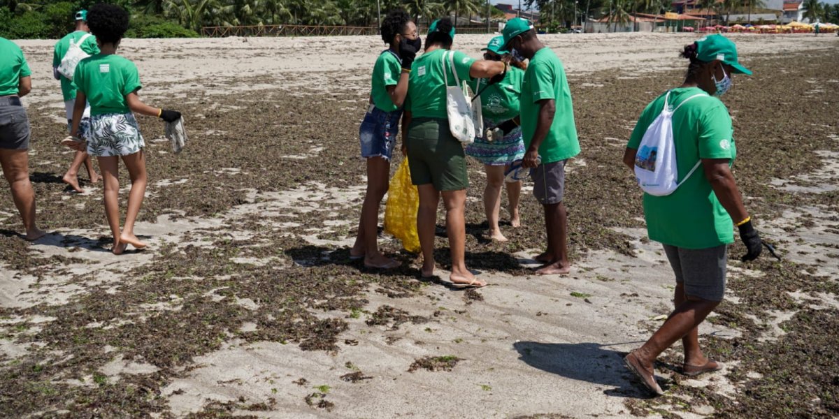 Pró Mar encerra 3ª edição do Eco Ilha com 70kg de resíduos retirados da praia