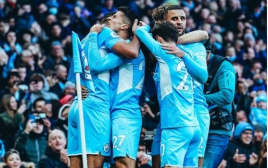 City vence Everton e segue na cola do Chelsea na briga pelo título