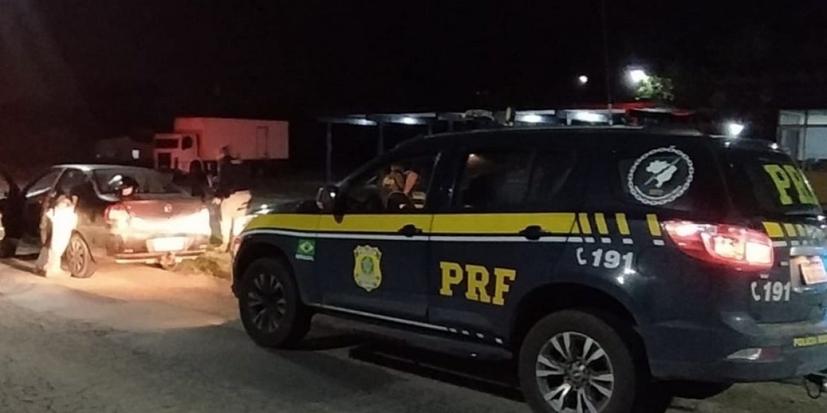 PRF prende quarteto suspeito de assalto a ônibus em Alagoinhas