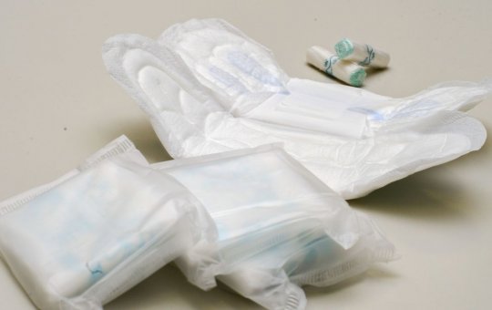 Prefeitura de Salvador deve distribuir 500 mil absorventes para jovens e adultas