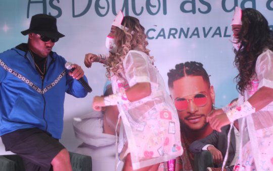 Veja o lançamento da fantasia das Muquiranas: 'Barbie, A Doutora da Alegria'