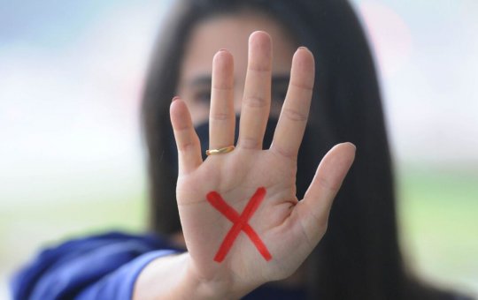 Câmara aprova pena maior para calúnia em contexto de violência doméstica 